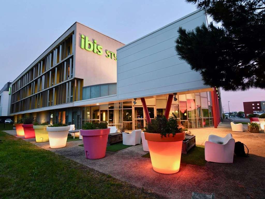 Ibis Budget Nantes Reze Aeroport Exterior photo