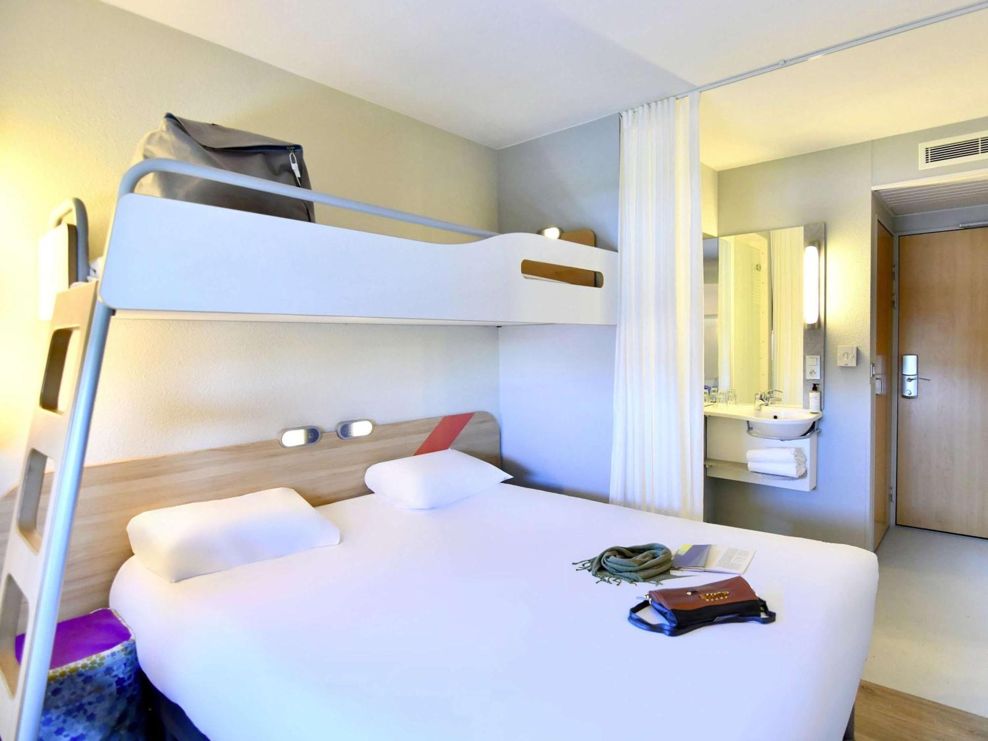 Ibis Budget Nantes Reze Aeroport Exterior photo